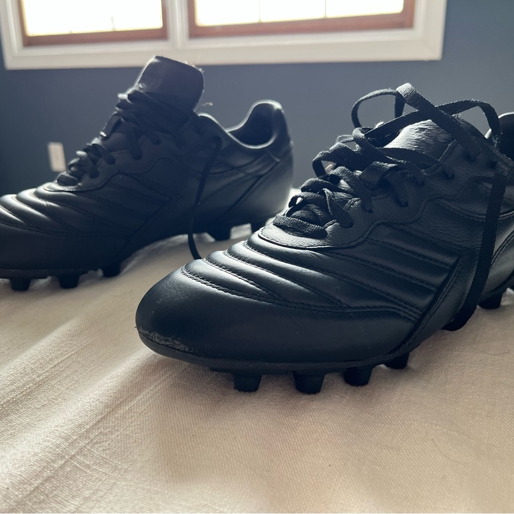 Men's Black Soccer Cleats NWOT